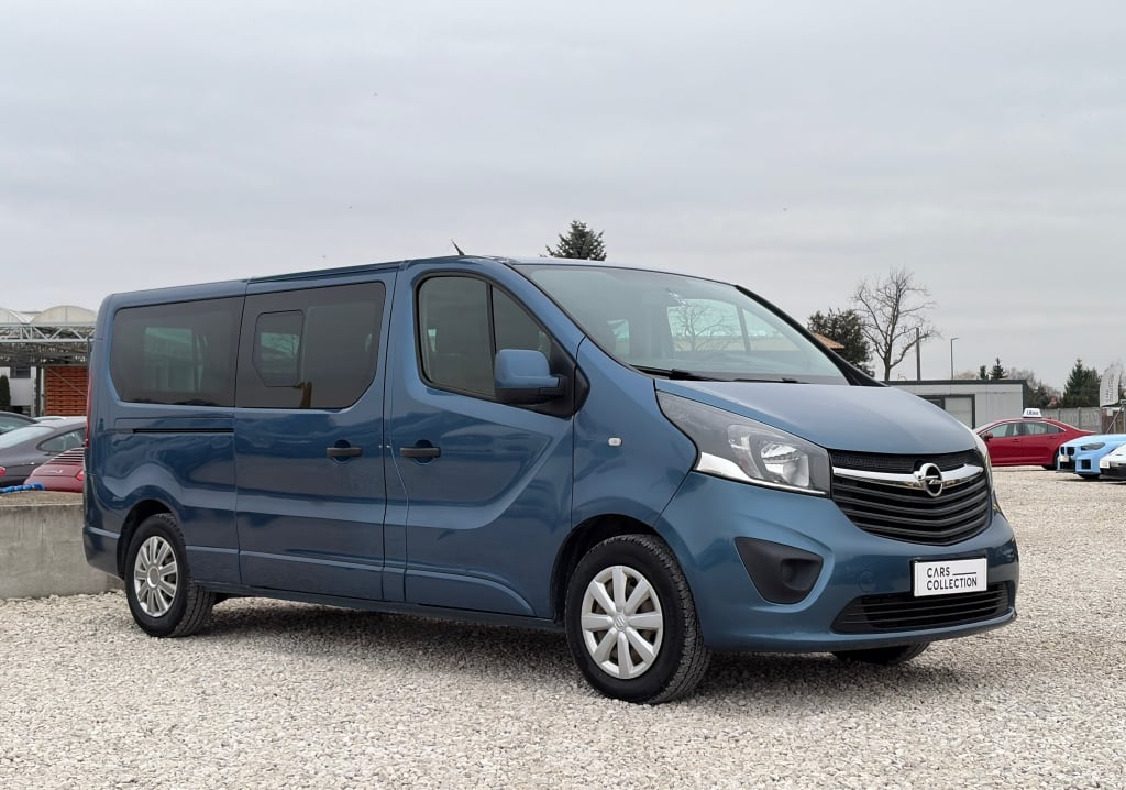 Opel Vivaro 2016 na sprzedaż — Cars Collection Warszawa