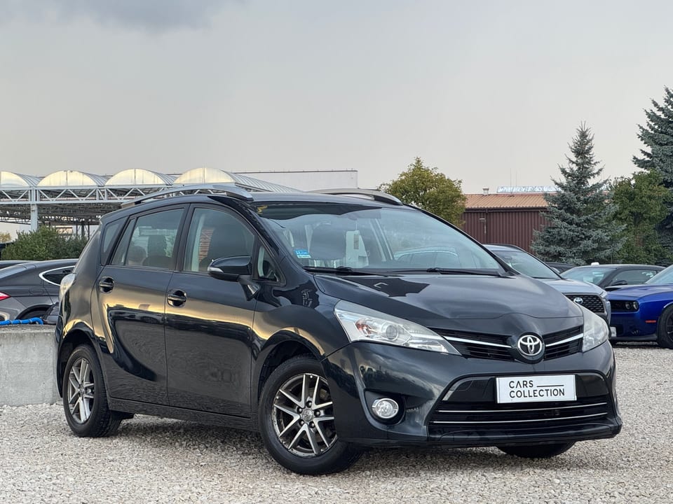 Toyota Verso 2015 na sprzedaż — Cars Collection Warszawa