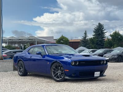 Dodge Challenger 2022 — zdjecie glowne, na sprzedaz w Cars Collection Warszawa