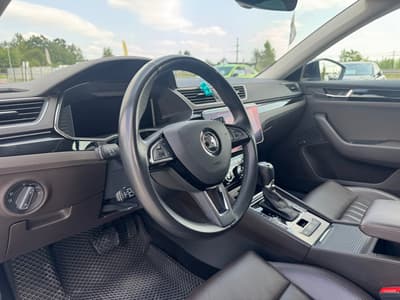 Skoda Superb 2019 — zdjecie 10 z 22