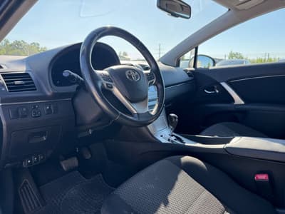 Toyota Avensis 2014 — zdjecie 10 z 20