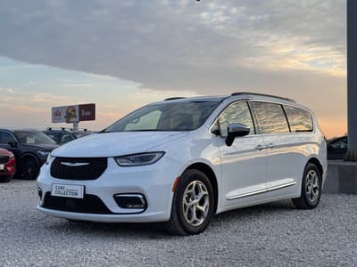 Chrysler Pacifica 2023 — zdjecie 8 z 26