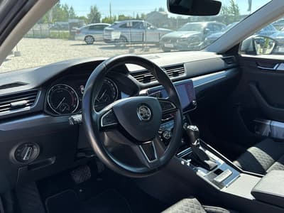 Skoda Superb 2019 — zdjecie 10 z 21