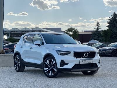 Volvo XC40 2024 — zdjecie glowne, na sprzedaz w Cars Collection Warszawa