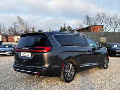 Chrysler Pacifica 2022 — zdjecie 3 z 23