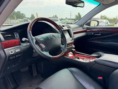 Lexus LS 2010 — zdjecie 10 z 24