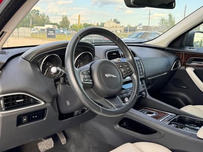 Jaguar F-Pace 2017 — zdjecie 10 z 21