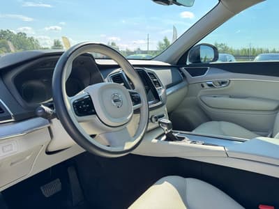 Volvo XC90 2022 — zdjecie 10 z 22