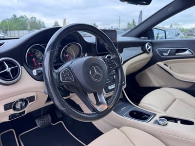 Mercedes CLA250 2019 — zdjecie 10 z 21