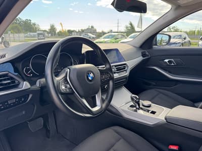 BMW Seria 3 2019 — zdjecie 10 z 18