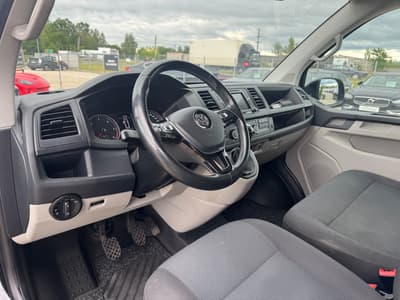 Volkswagen Transporter 2018 — zdjecie 10 z 17
