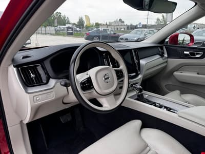 Volvo XC60 2018 — zdjecie 10 z 22