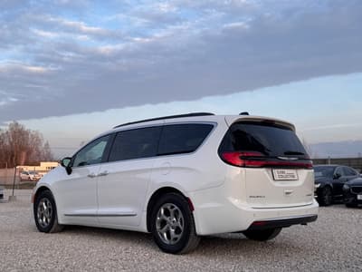 Chrysler Pacifica 2023 — zdjecie 6 z 26
