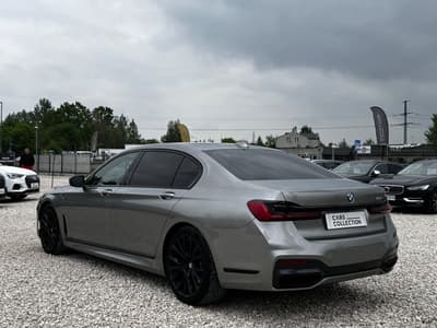 BMW Seria 7 2021 — zdjecie 6 z 24