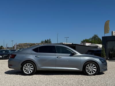 Skoda Superb 2019 — zdjecie 3 z 21