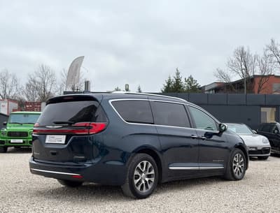 Chrysler Pacifica 2022 — zdjecie 3 z 27