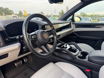 Porsche Cayenne 2023 — zdjecie 10 z 23