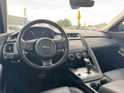 Jaguar E-Pace 2019 — zdjecie 10 z 19