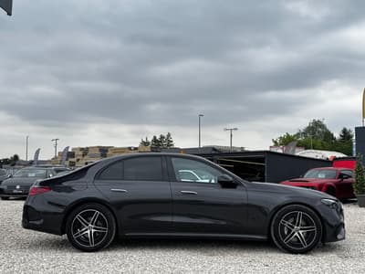 Mercedes E220d 2023 — zdjecie 3 z 19