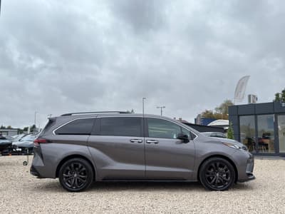 Toyota Sienna 2022 — zdjecie 2 z 22