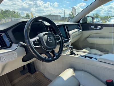 Volvo XC60 2017 — zdjecie 10 z 20