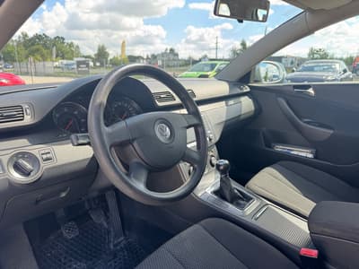 Volkswagen Passat 2006 — zdjecie 10 z 17
