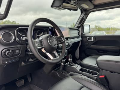 Jeep Wrangler 2023 — zdjecie 10 z 19