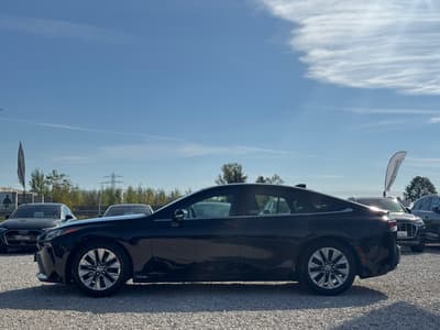 Toyota Mirai 2023 — zdjecie 7 z 19