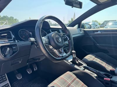 Volkswagen Golf 2019 — zdjecie 10 z 18