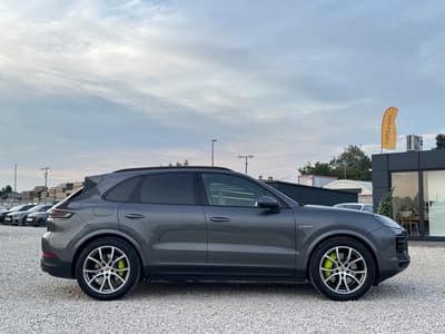 Porsche Cayenne 2023 — zdjecie 3 z 23