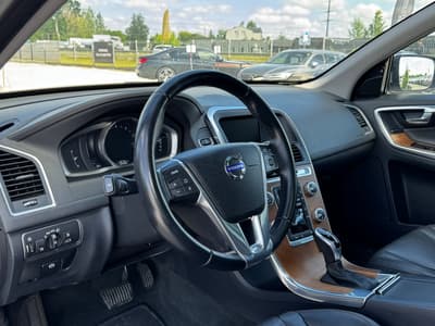 Volvo XC60 2017 — zdjecie 10 z 21