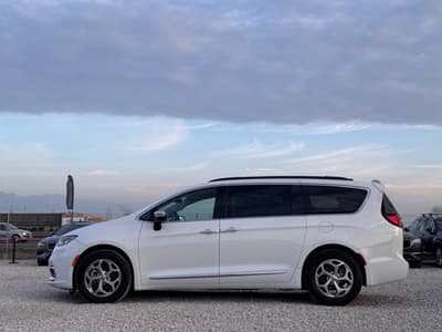 Chrysler Pacifica 2023 — zdjecie 7 z 26