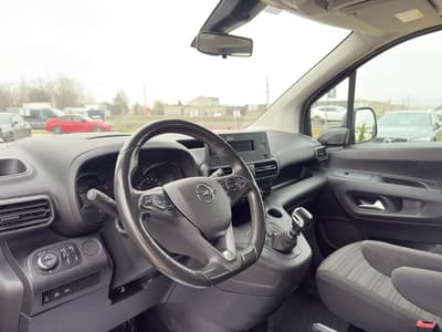 Opel Combo 2022 — zdjecie 9 z 18