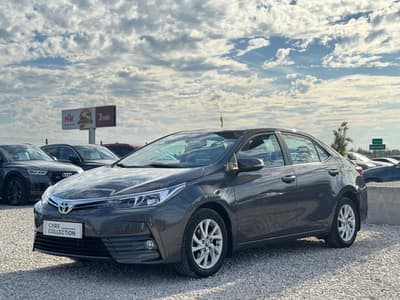 Toyota Corolla 2018 — zdjecie 8 z 18