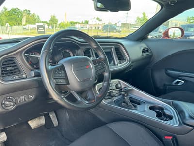 Dodge Challenger 2022 — zdjecie 10 z 18
