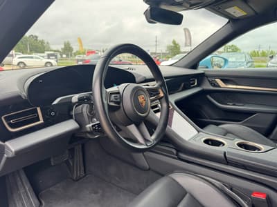 Porsche Taycan 2021 — zdjecie 10 z 22