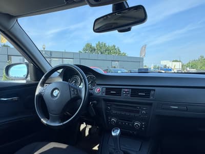 BMW Seria 3 2009 — zdjecie 10 z 16