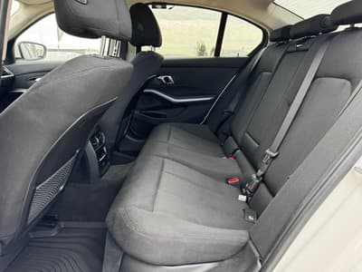 BMW 318i 2020 — zdjecie 9 z 19
