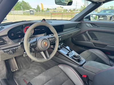 Porsche 911 4 GTS Targa 2023 — zdjecie 9 z 23