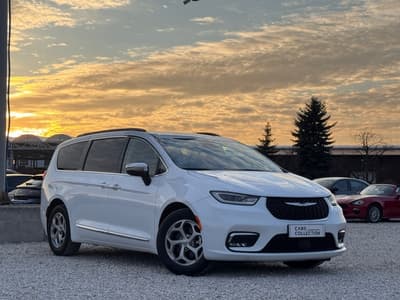 Chrysler Pacifica 2023 — zdjecie glowne, na sprzedaz w Cars Collection Warszawa