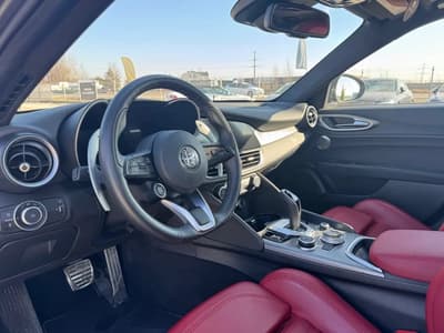 Alfa Romeo GIULIA 2024 — zdjecie 10 z 22