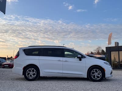 Chrysler Pacifica 2023 — zdjecie 3 z 26
