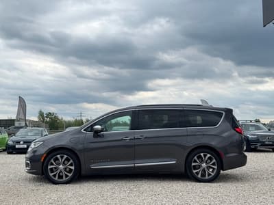 Chrysler Pacifica 2022 — zdjecie 7 z 27