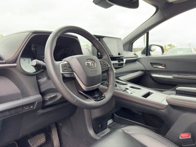 Toyota Sienna 2022 — zdjecie 9 z 22