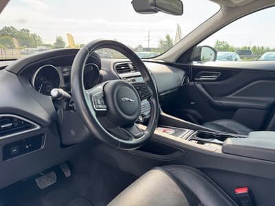 Jaguar F-Pace 2017 — zdjecie 10 z 24