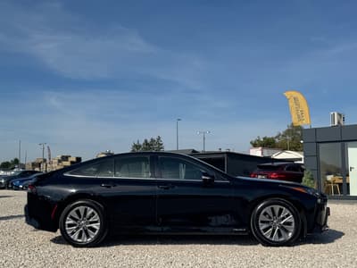 Toyota Mirai 2023 — zdjecie 3 z 19