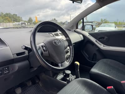 Toyota Yaris 2006 — zdjecie 10 z 16