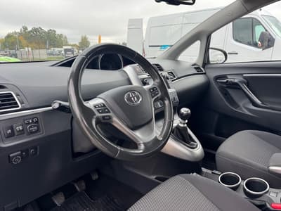 Toyota Verso 2015 — zdjecie 10 z 19