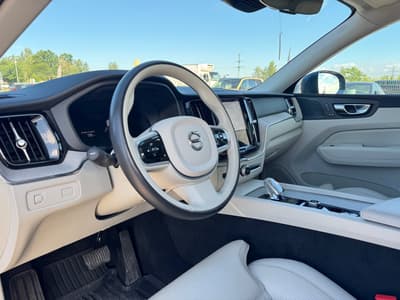Volvo XC 60 2021 — zdjecie 10 z 22