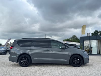 Chrysler Pacifica 2021 — zdjecie 3 z 24
